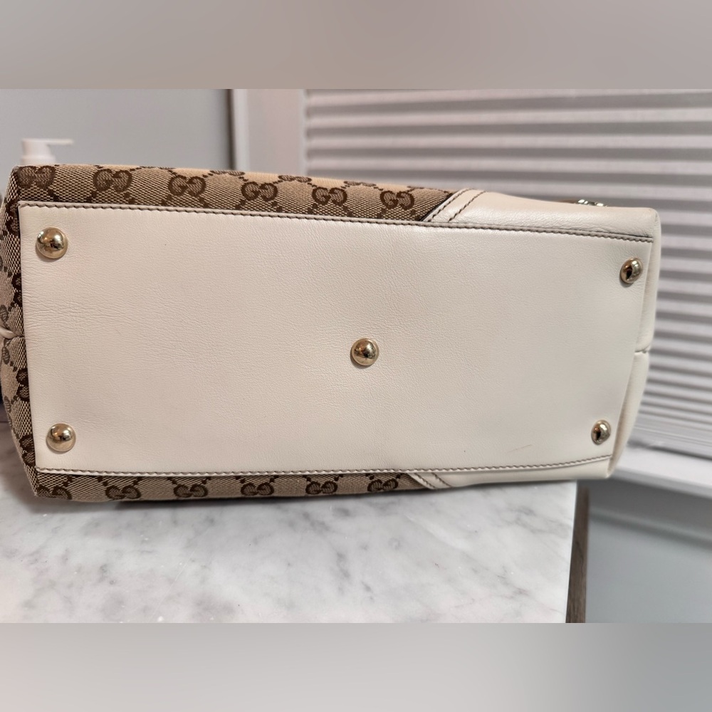 Authentic Gucci Brown and Cream Signature Tote (Mint Condition) - Picture 12 of 13